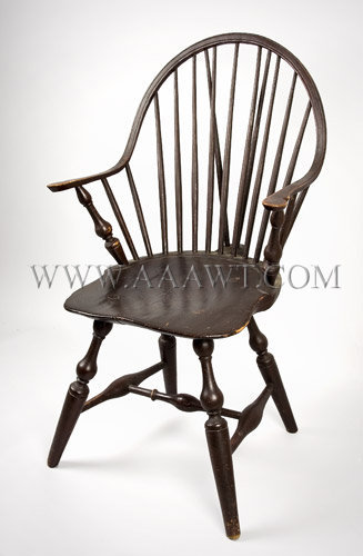 Continuous-Arm Brace-Back Windsor Chair
New York
Circa 1790, angle view